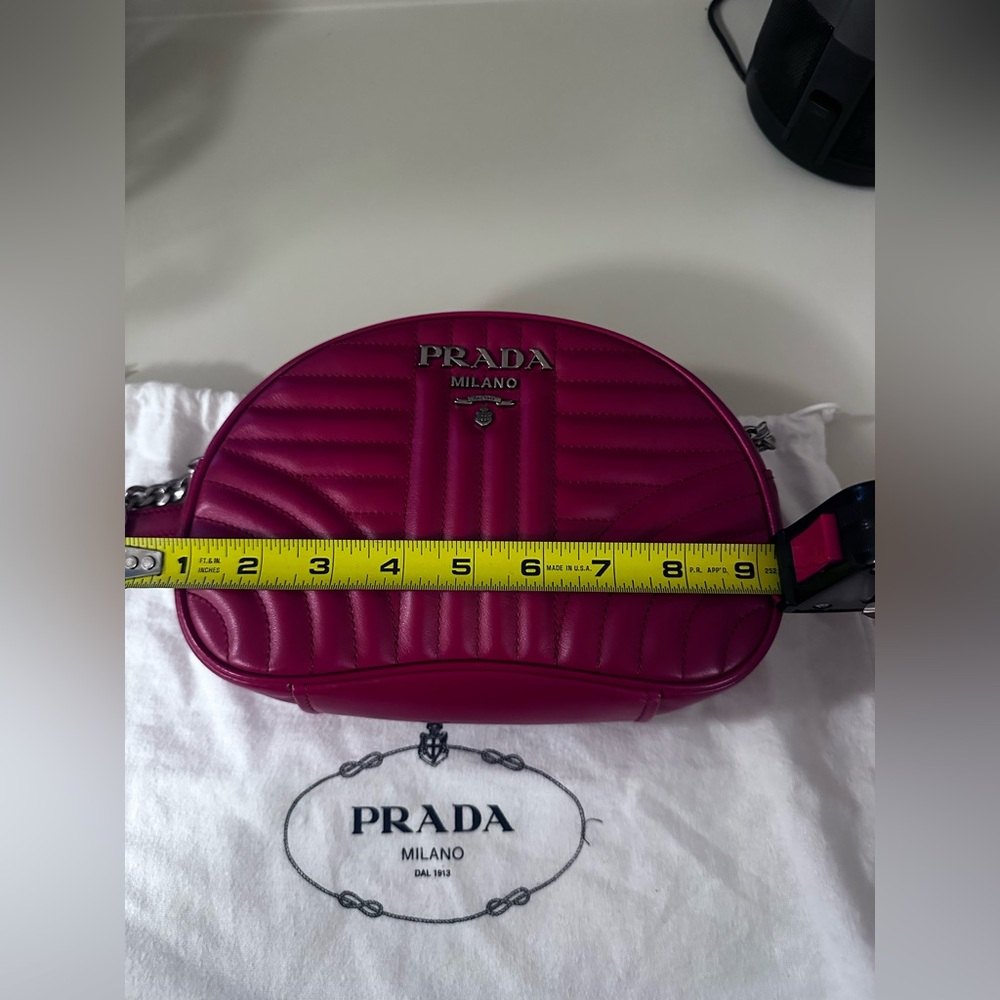 Authentic Prada Red Quilted Leather Shoulder/Crossbody bag-excellent Condition - Picture 6 of 8